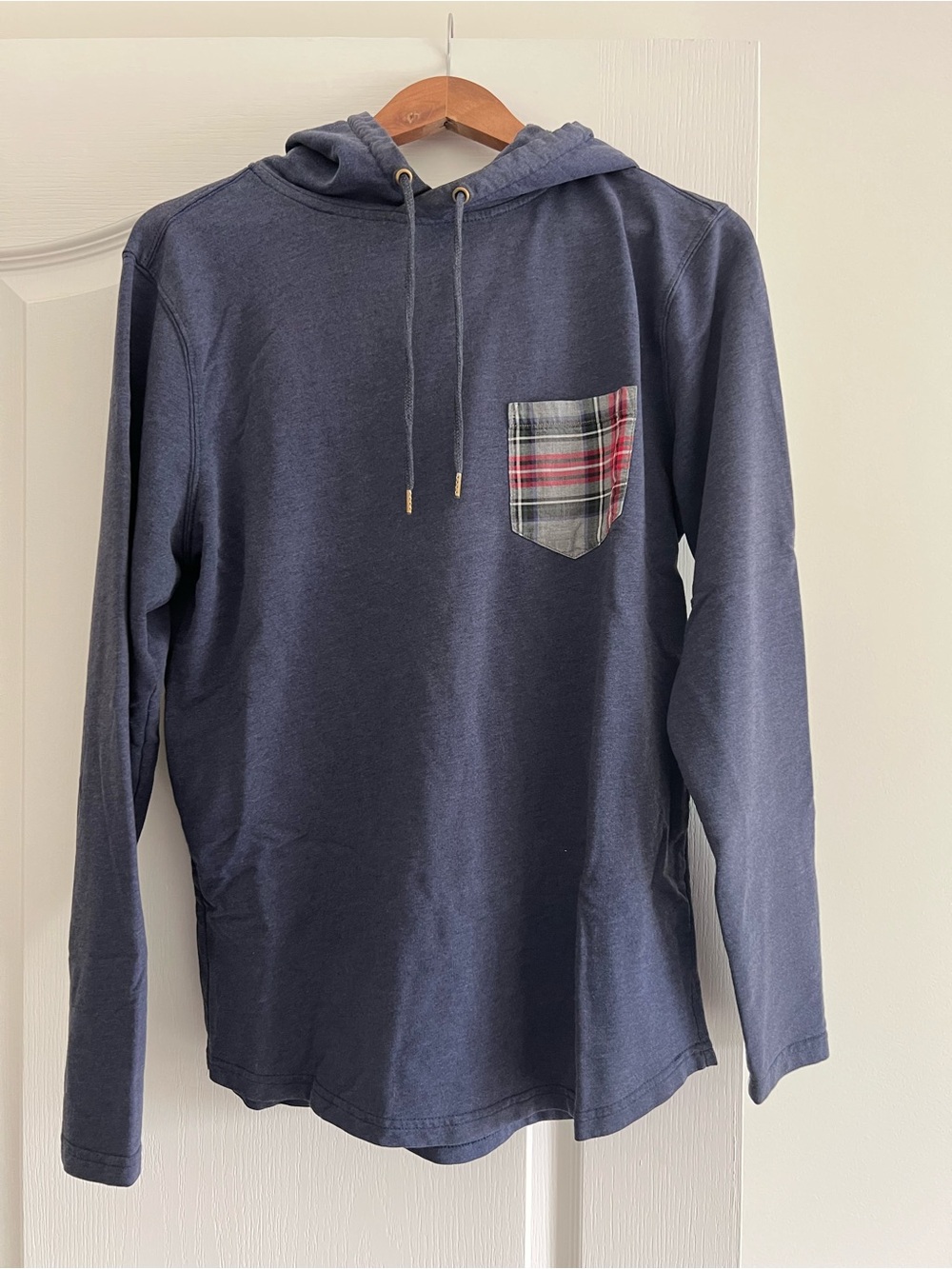 Long-Sleeve Navy Hoodie with Plaid Pocket